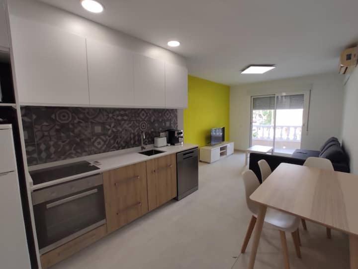 אורופסה דל מר Acogedor Apartamento A 100 Mtr De La Playa, 1 Dormitorio Y Salon Con Sofa Cama מראה חיצוני תמונה
